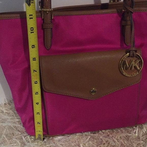 Michael Kors Jet Set Nylon Large Pocket Tote - Picture 8 of 16